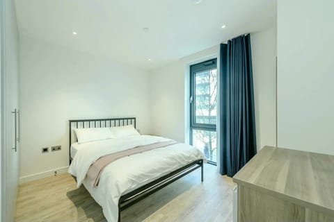Apartment, 1 Bedroom, Non Smoking | Blackout drapes, iron/ironing board, WiFi (free)