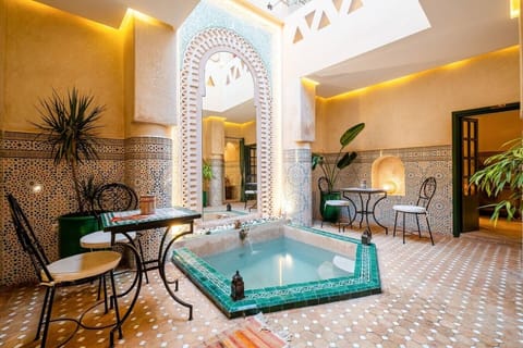 Patio lumineux, cœur du riad