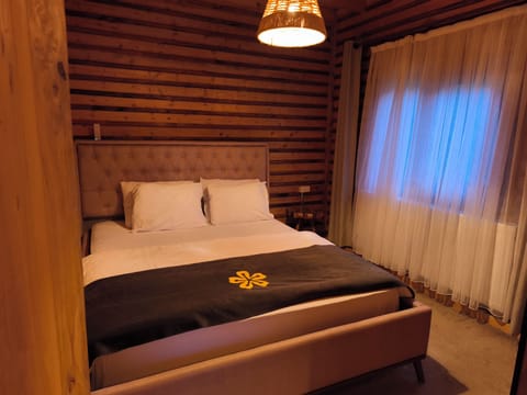 Traditional Bungalow | Desk, WiFi (free)
