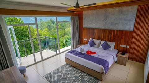 Superior Double Room, Balcony, Mountain View | Iron/ironing board, WiFi (free)
