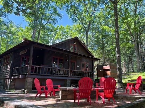 Kelly Cabin back
