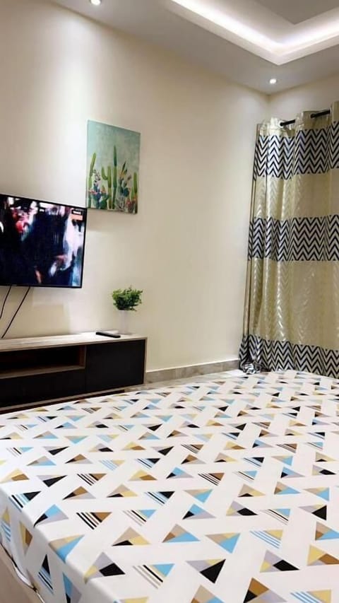 Blackout drapes, WiFi (free)