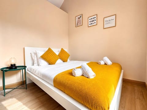 Apartment, Balcony, City View | Iron/ironing board, WiFi (free)