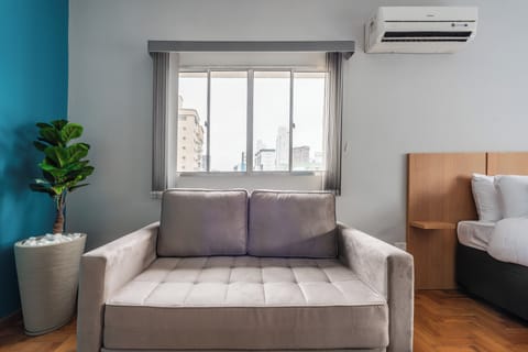 Deluxe Apartment, 1 Queen Bed with Sofa bed, Kitchen, City View | Living area
