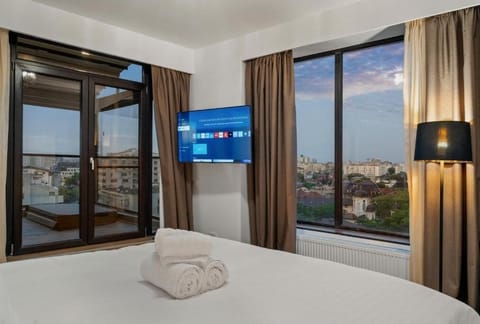 Luxury Penthouse, City View | In-room safe, blackout drapes, soundproofing, iron/ironing board