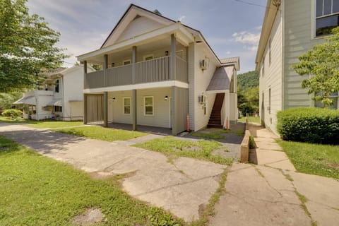 Hinton Vacation Rental | 2BR | 2BA | 600 Sq Ft