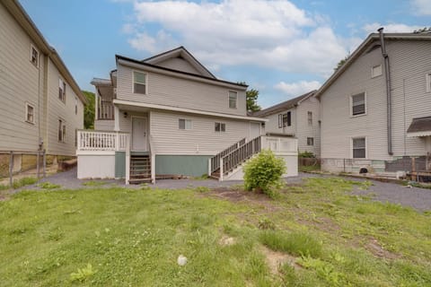 Hinton Vacation Rental | 4BR | 4BA | 1,900 Sq Ft
