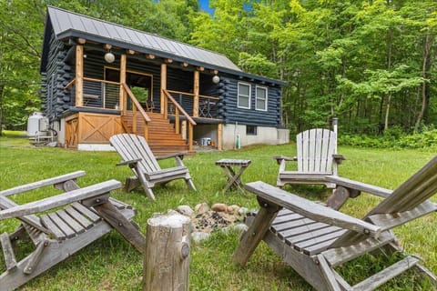 Cozy Log Cabin Near Stowe with Fire Pit & Deck (7623)