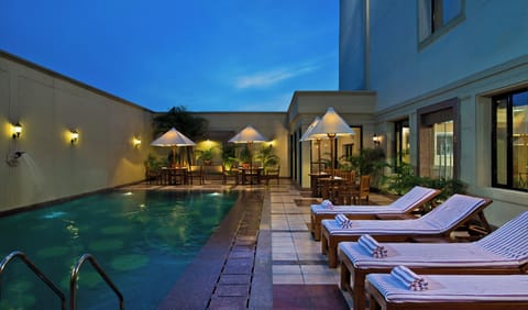 Outdoor pool, pool umbrellas