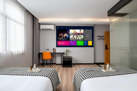 Superior Twin Room, City View | Desk, laptop workspace, blackout drapes, soundproofing