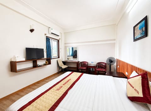 Deluxe Double Room | Minibar, desk, WiFi (free), bed sheets