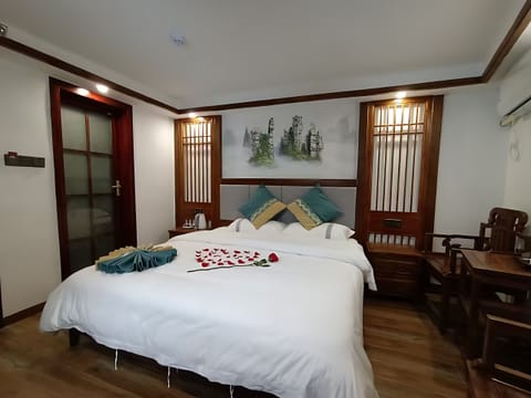 Standard Double Room | Desk, blackout drapes, WiFi (free), bed sheets