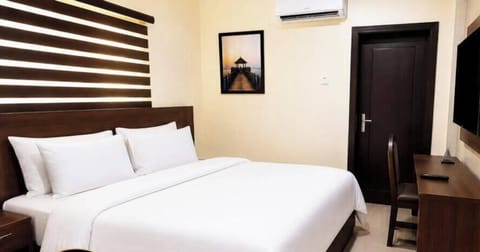 Deluxe Room | Laptop workspace, WiFi (free)