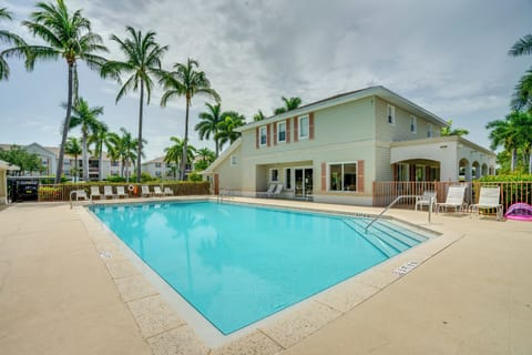 Cape Coral Vacation Rental | 2BR | 2BA | 980 Sq Ft | Stairs Required