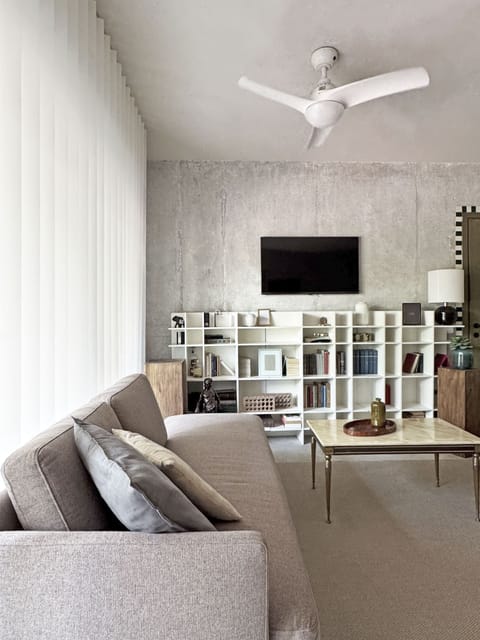 Apartment, 2 Bedrooms, Patio | Living area | 30-inch TV with satellite channels