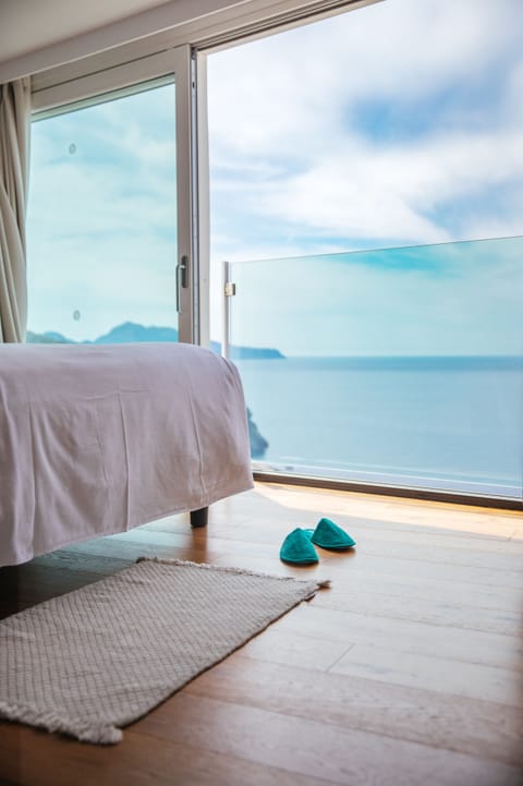 Suite (Emma) | Frette Italian sheets, premium bedding, down comforters, pillowtop beds