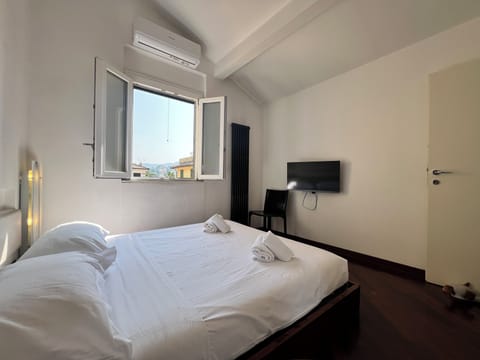 City Apartment, City View | Iron/ironing board, WiFi (free)