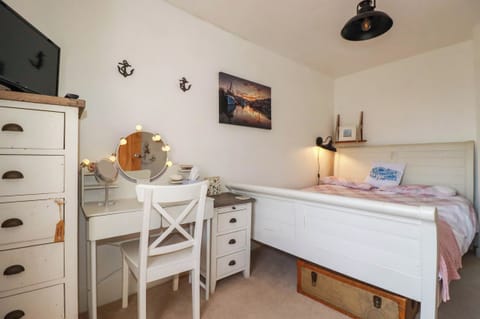 3 bedrooms, WiFi (free), individually decorated, individually furnished