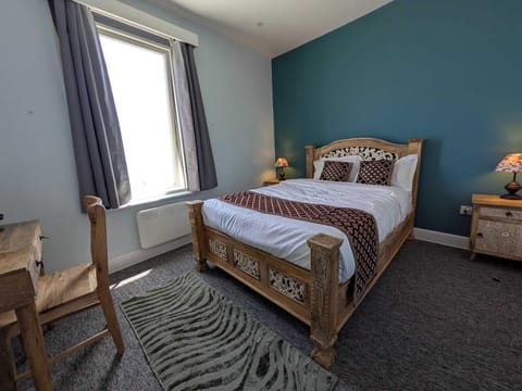 Deluxe Double Room, Sea View | Desk, laptop workspace, WiFi (free)