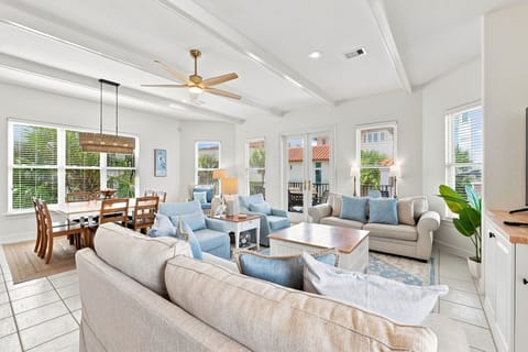 Vizcaya East 1028 - 2nd level area open living layout