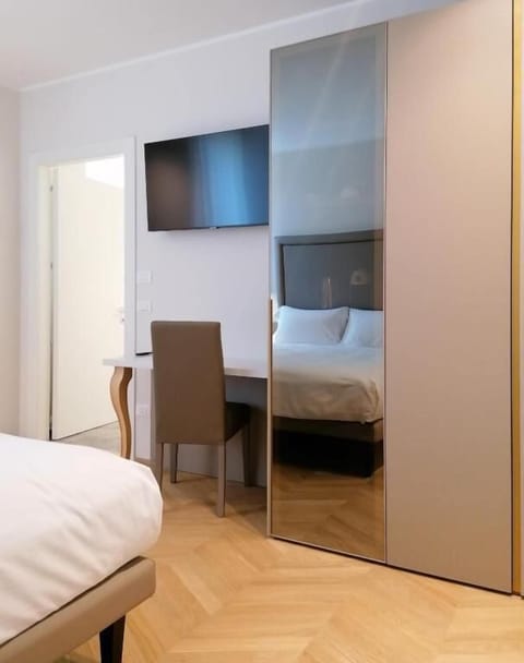 Minibar (free items), in-room safe, blackout drapes, soundproofing