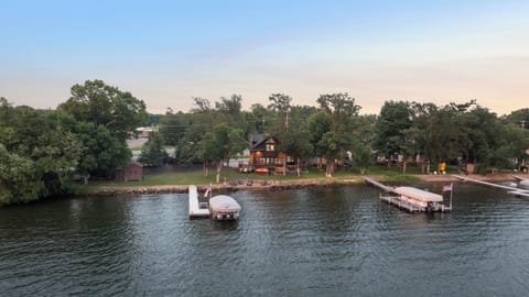 Welcome to Sunset Cove on Gull Lake.