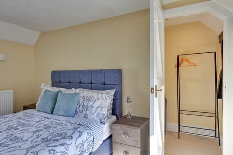 House | 5 bedrooms, iron/ironing board