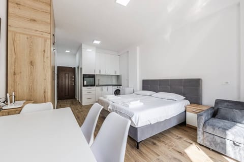 Bedroom with a double bed