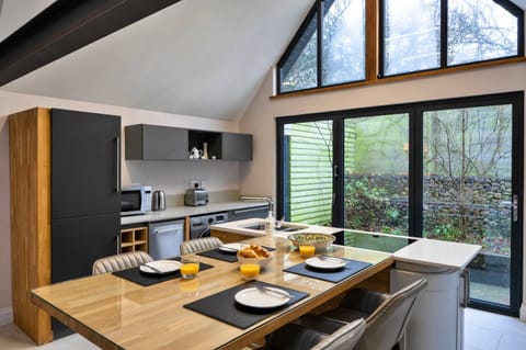 Cottage | Dining