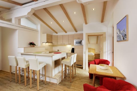 Family Apartment, 2 Bedrooms, 2 Bathrooms | Private kitchen