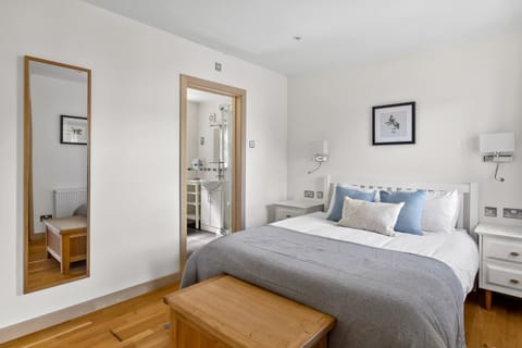 House | 5 bedrooms, iron/ironing board