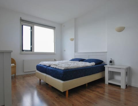 Apartment | 2 bedrooms, iron/ironing board, individually furnished, bed sheets
