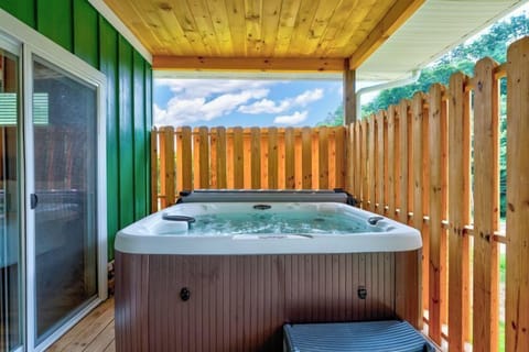 Indoor spa tub