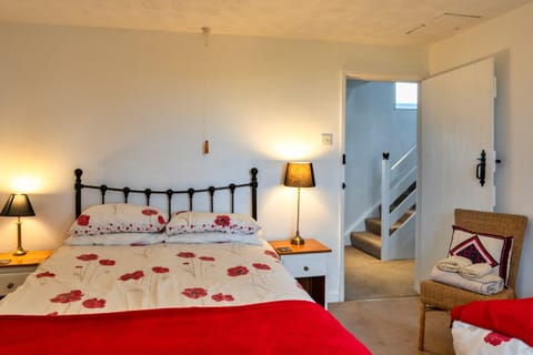 Cottage | 2 bedrooms, iron/ironing board