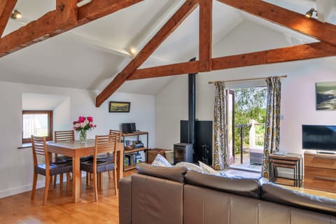 Cottage | Dining
