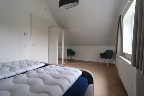 Bungalow | 3 bedrooms, iron/ironing board, individually furnished, bed sheets