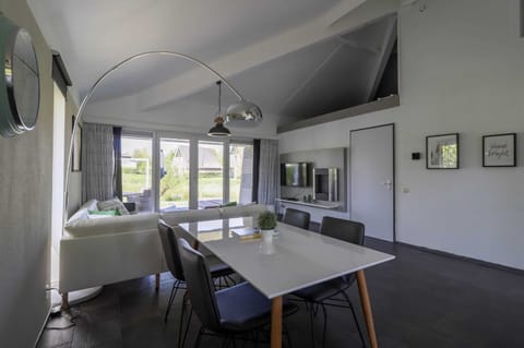 House | Dining