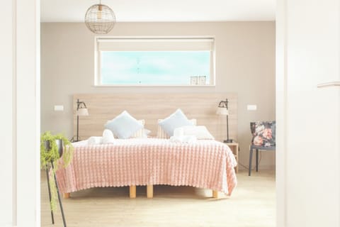 Apartment | 2 bedrooms, iron/ironing board, individually furnished, bed sheets