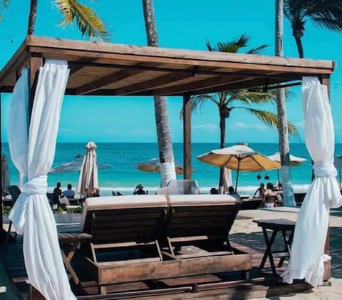 Downtown beach club. Disfruta de este lugar a 5 min. de nuestro airbnb.