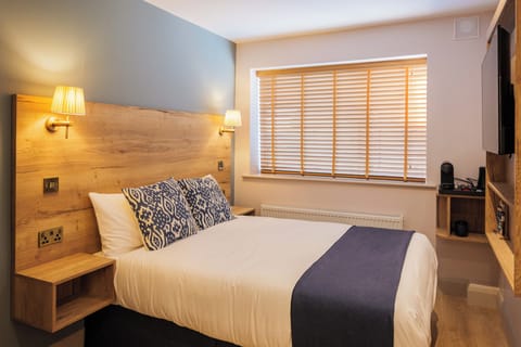 Classic Double Room | Iron/ironing board, WiFi (free)
