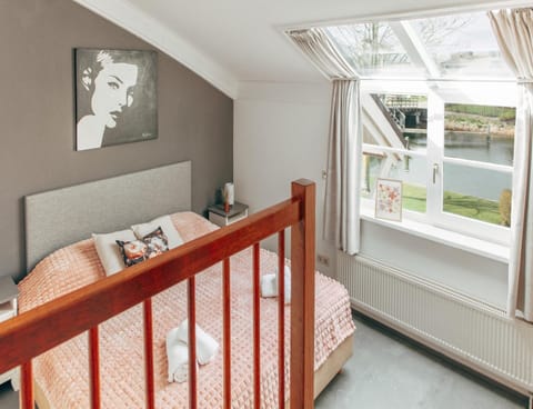 Villa | 3 bedrooms, iron/ironing board, individually furnished, bed sheets