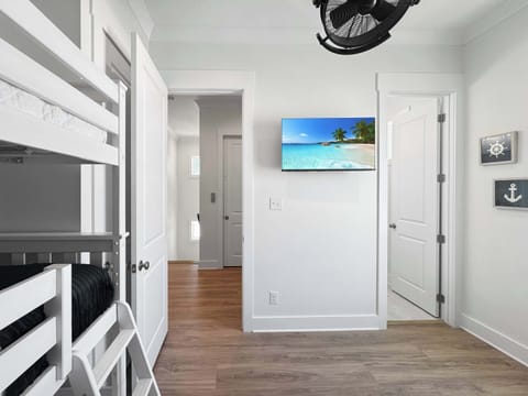 House, Multiple Beds (The Fort) | 8 bedrooms, individually decorated, individually furnished, bed sheets