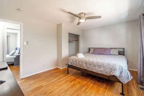 House, Multiple Beds, Garden View (Everett) | 4 bedrooms, individually decorated, individually furnished, bed sheets