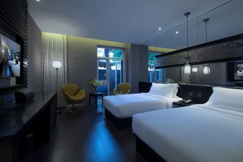 Standard Twin Room | Minibar (free items), in-room safe, blackout drapes, iron/ironing board