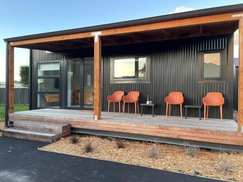 Cabin | Iron/ironing board, WiFi (free), bed sheets