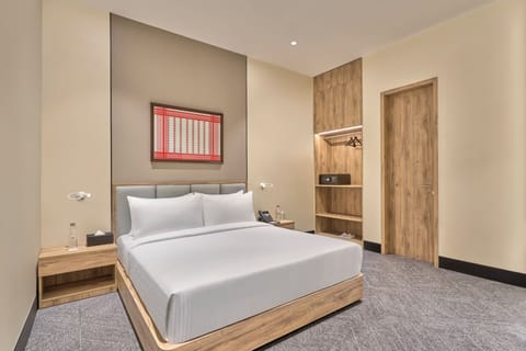 Executive Suite | Egyptian cotton sheets, premium bedding, down comforters