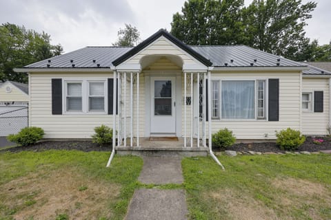 Williamsport Vacation Rental | 3BR | 1BA | 950 Sq Ft