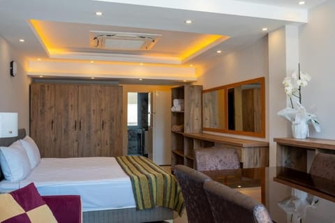 Family Room, Pool View | Laptop workspace, WiFi (free)