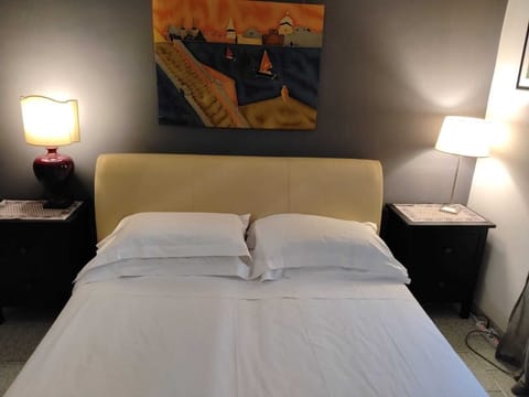 Apartment (1 Bedroom) | 1 bedroom, iron/ironing board, bed sheets