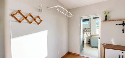 Comfort Apartment, 1 Bedroom, Kitchen | Bathroom | Shower, toilet paper